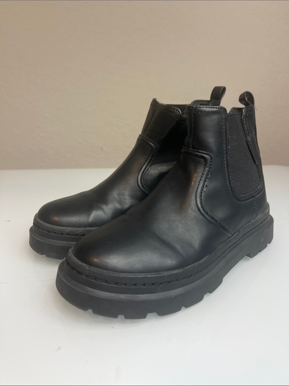 Zara Kids Black Lug Sole Chelsea Ankle Boots Zip EU 33 US 2